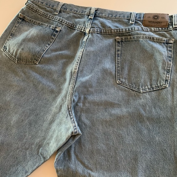 Wrangler 42X30 Mens Blue Jeans Light Wash. Straight Cut. Very Good Condition - Picture 10 of 12